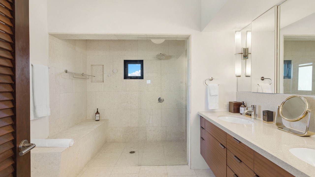 Photo of Bathroom in Rendezvous Bay
