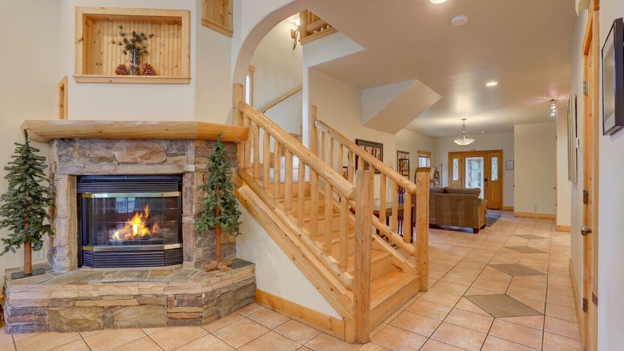 Photo of Livingroom in Tahoe Valley