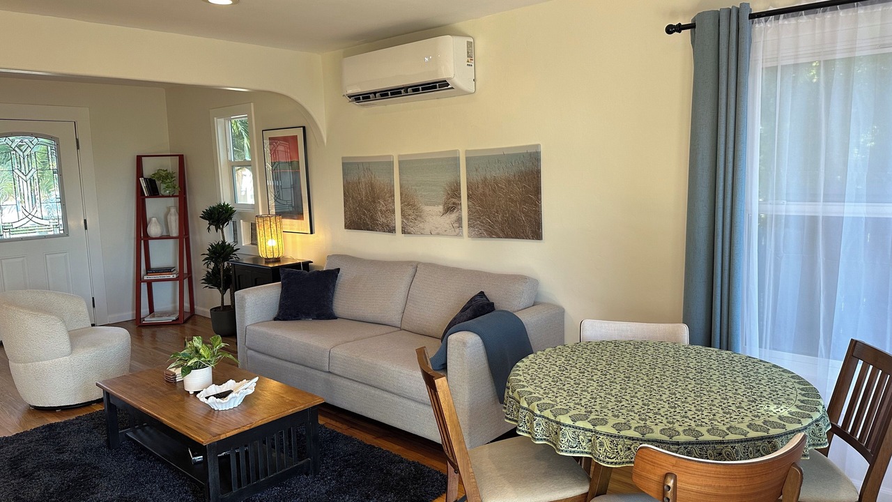 Photo of Livingroom in West Mesa