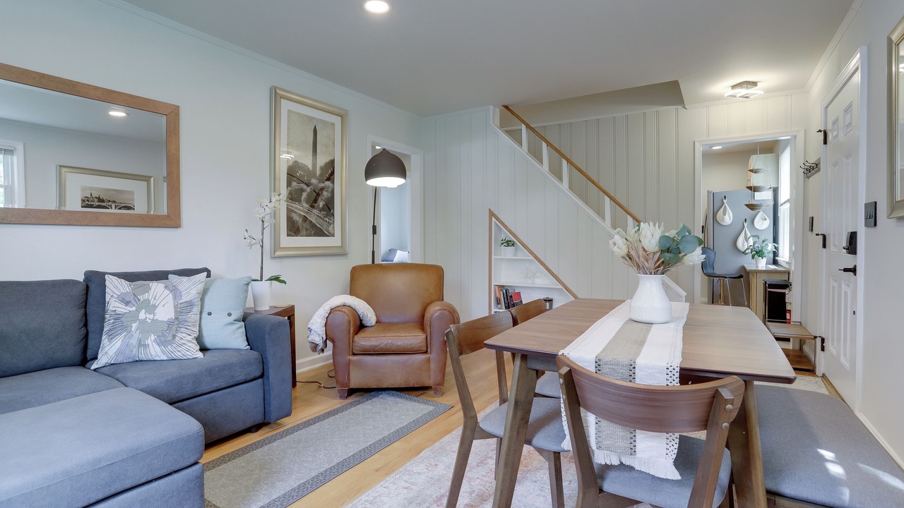 Photo of Livingroom in West Riverdale