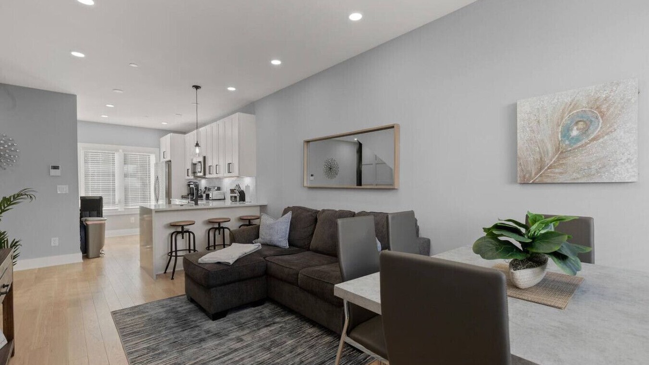 Photo of Livingroom in H Street Corridor