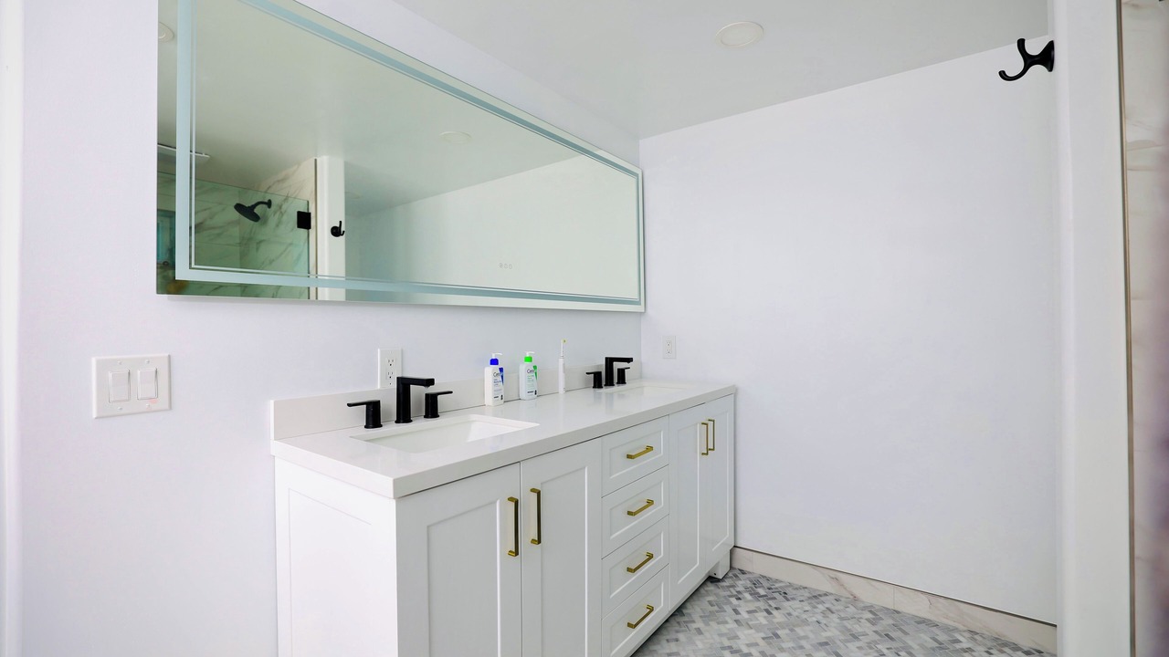 Photo of Bathroom in Silver Strand