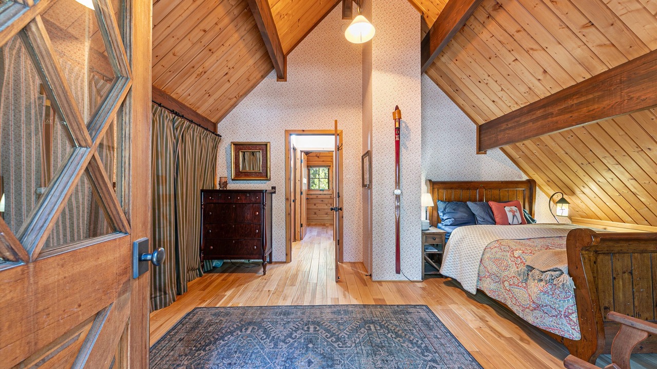 Photo of Bedroom in Tahoe Pines