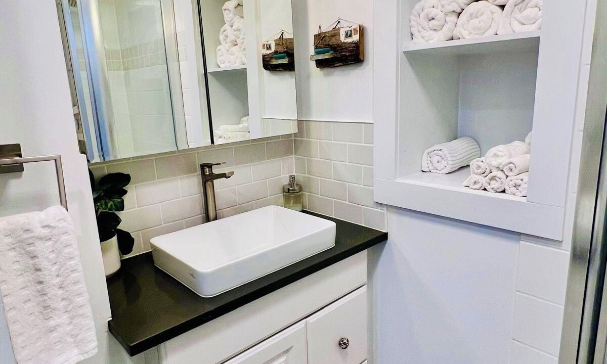 Photo of Bathroom in District of North Vancouver