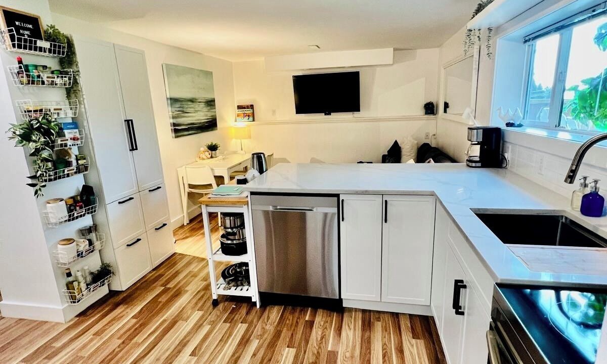 Photo of Kitchen in District of North Vancouver