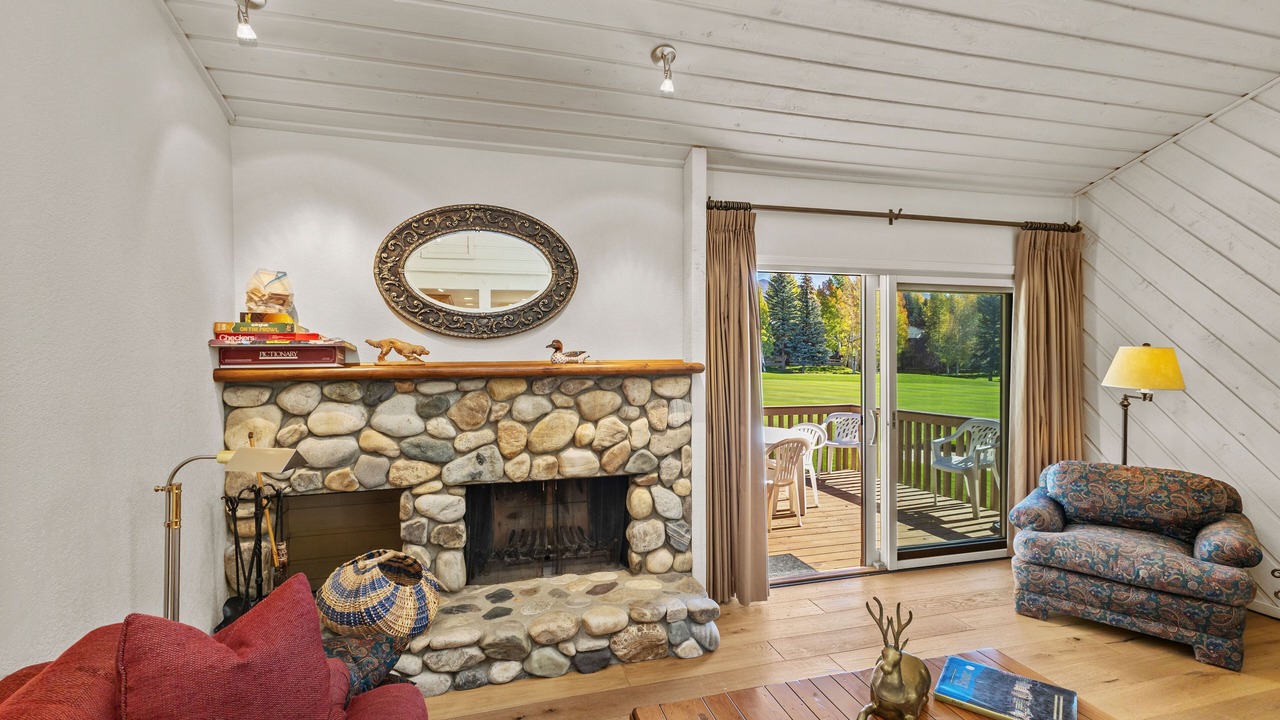 Photo of Livingroom in Elkhorn Village