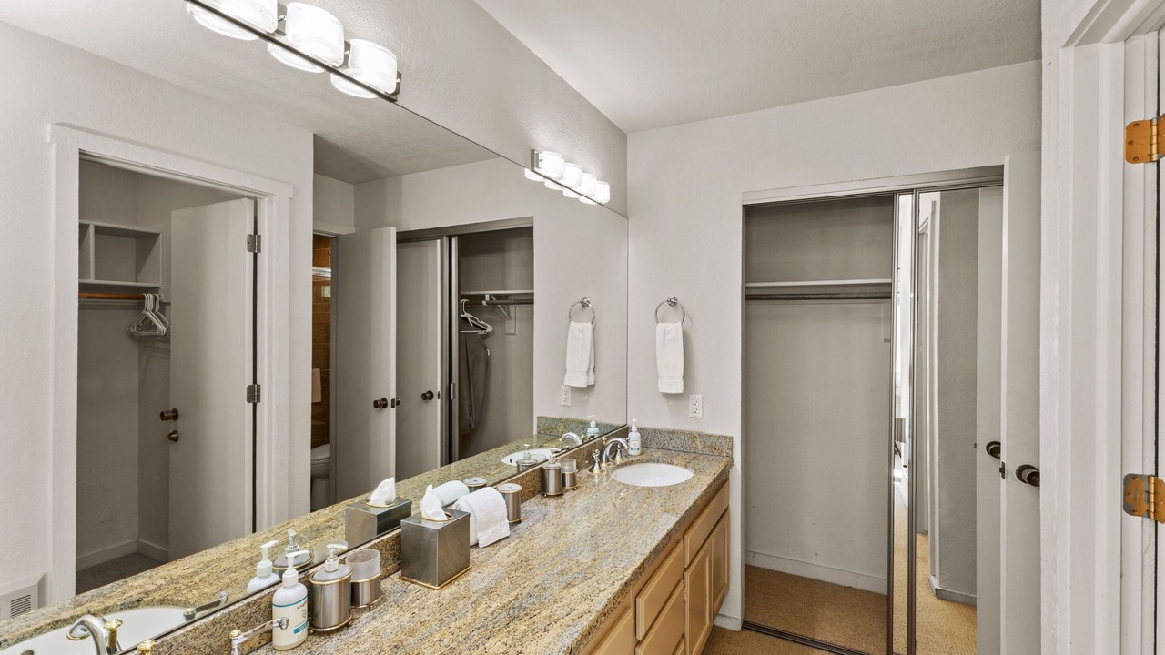 Photo of Bathroom in Elkhorn Village