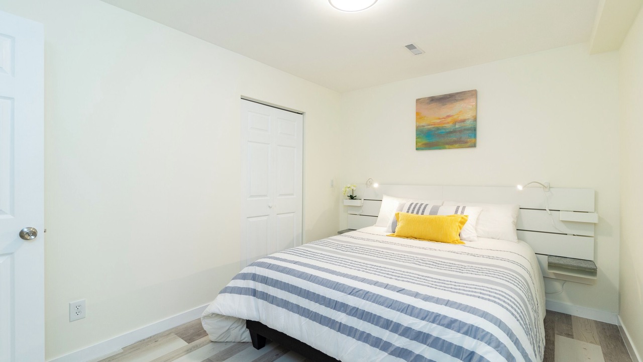 Photo of Bedroom in Dundarave