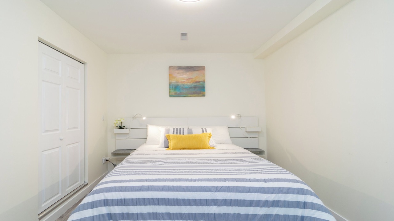 Photo of Bedroom in Dundarave