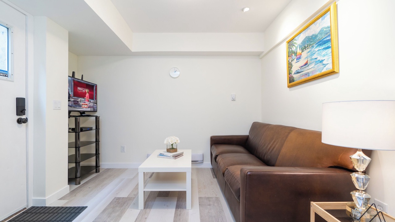 Photo of Livingroom in Dundarave
