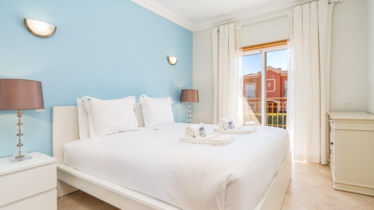 Photo of Bedroom in Atalaia