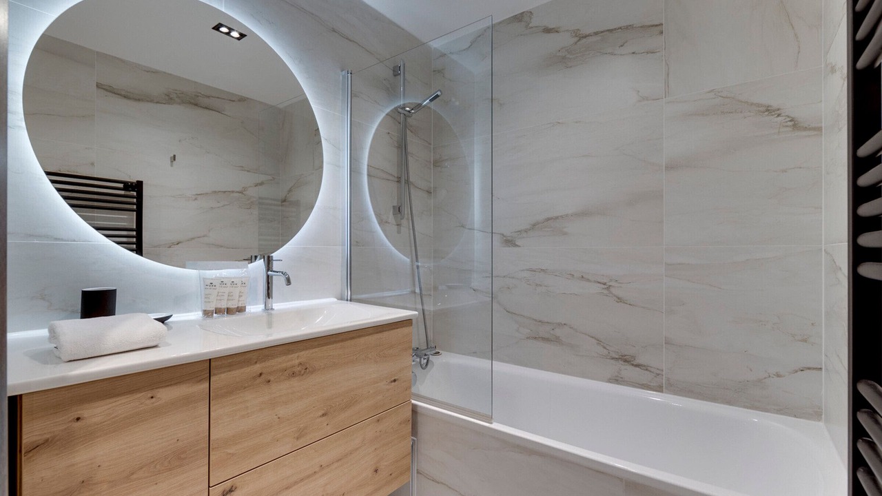 Photo of Bathroom in Arc-1950