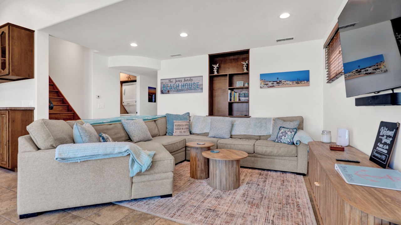 Photo of Livingroom in Silver Strand