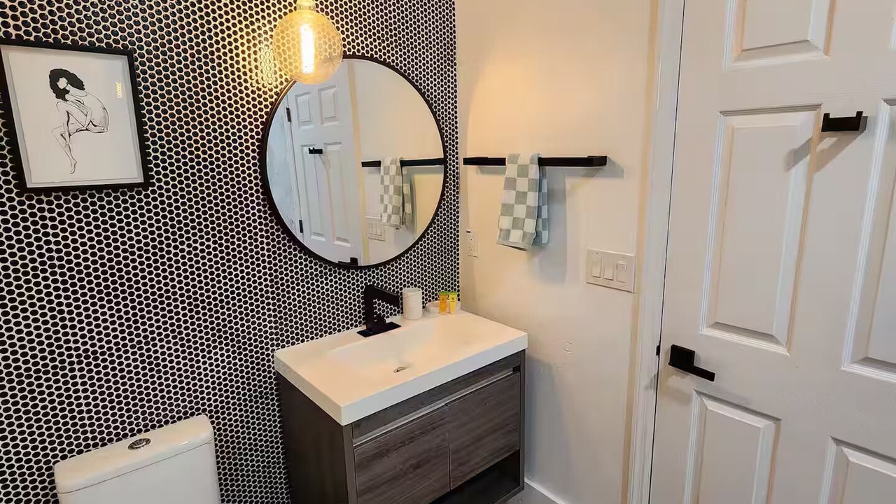 Photo of Bathroom in Lake Berkley