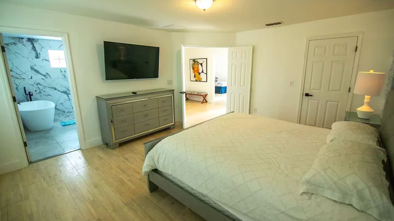 Photo of Bedroom in Lake Berkley