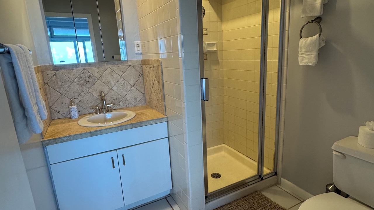 Photo of Bathroom in Estate Coakley Bay