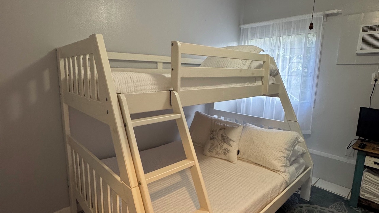 Photo of Bedroom in Estate Coakley Bay