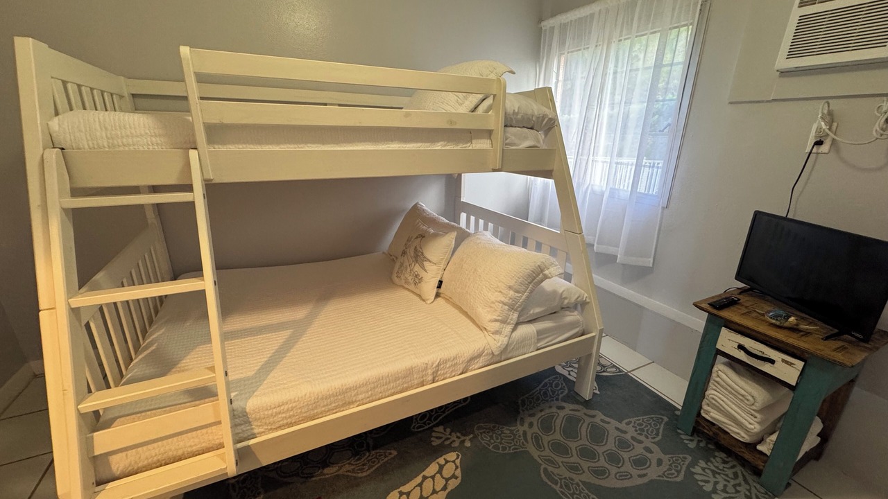 Photo of Bedroom in Estate Coakley Bay