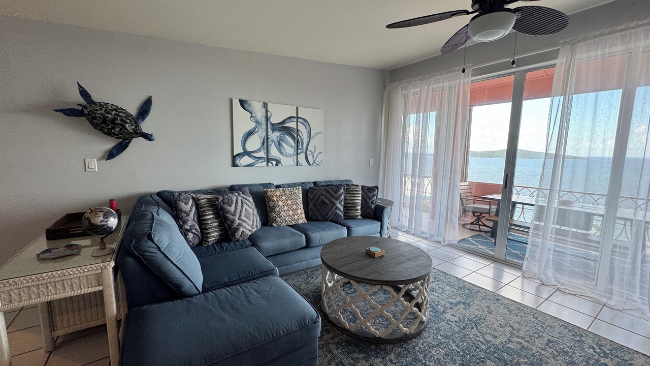 Photo of Livingroom in Estate Coakley Bay