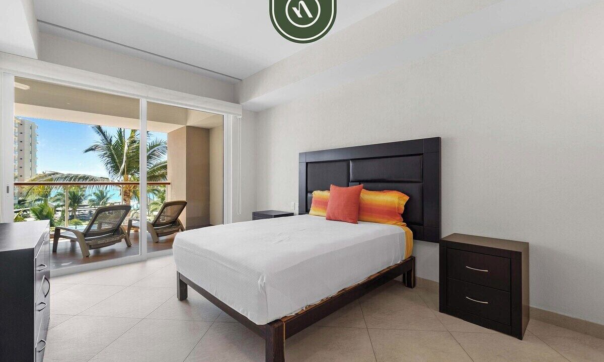 Photo of Bedroom in Flamingos