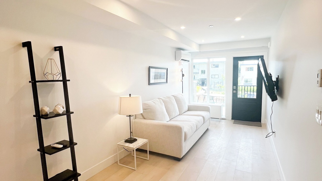 Photo of Livingroom in Lower Lonsdale