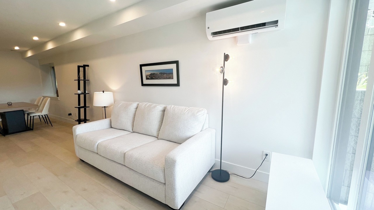 Photo of Livingroom in Lower Lonsdale