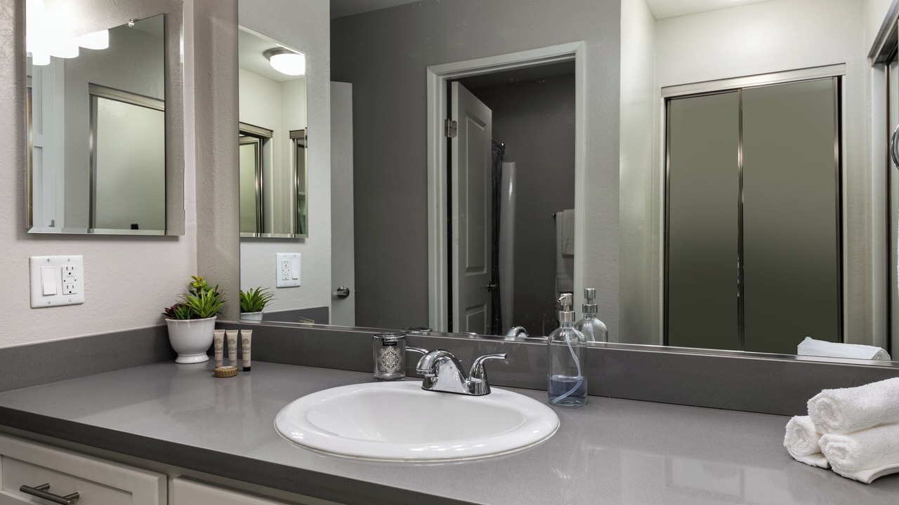 Photo of Bathroom in Thousand Oaks