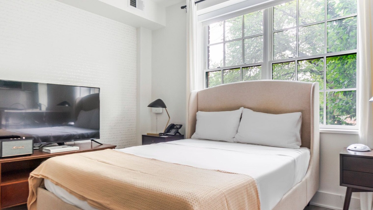 Photo of Bedroom in Navy Yard