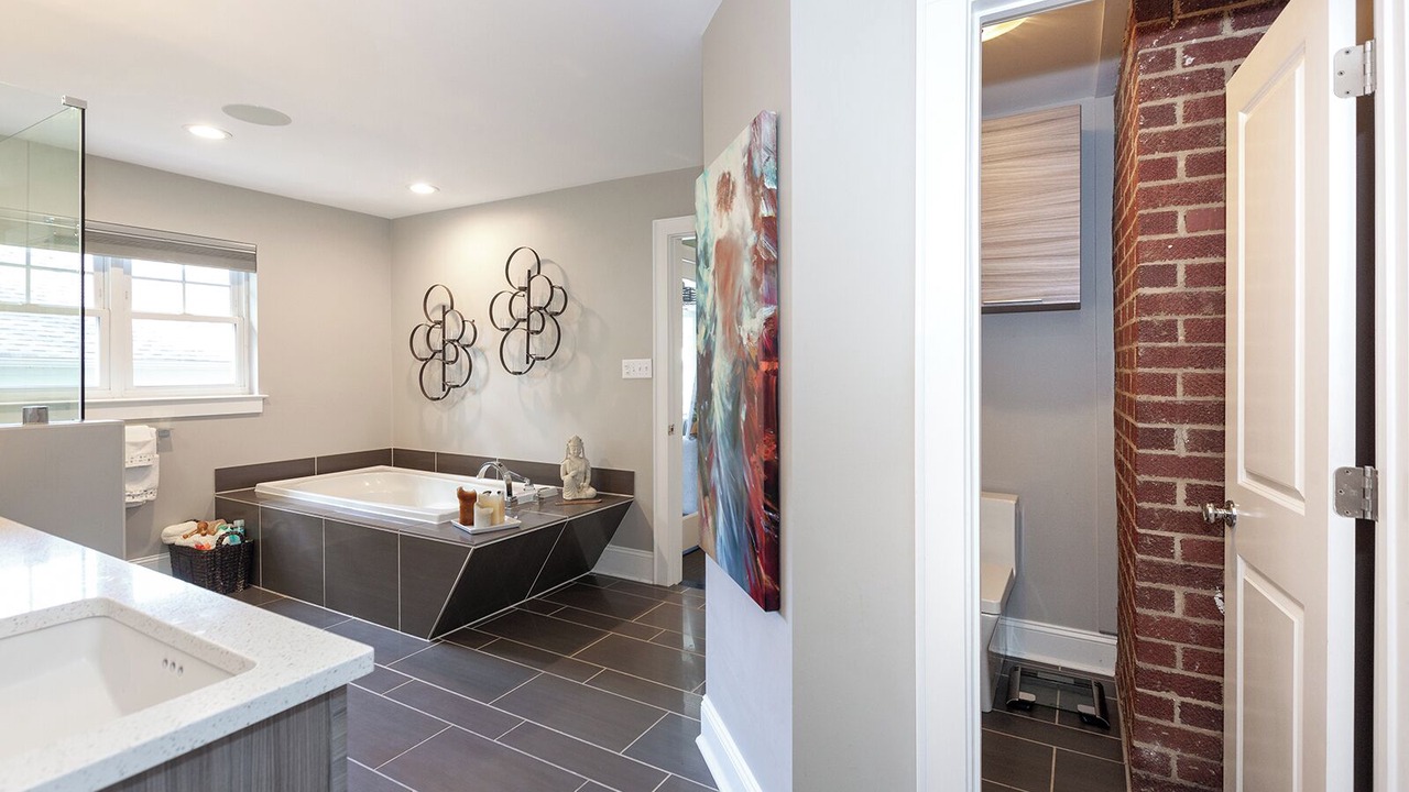 Photo of Bathroom in Plaza Midwood