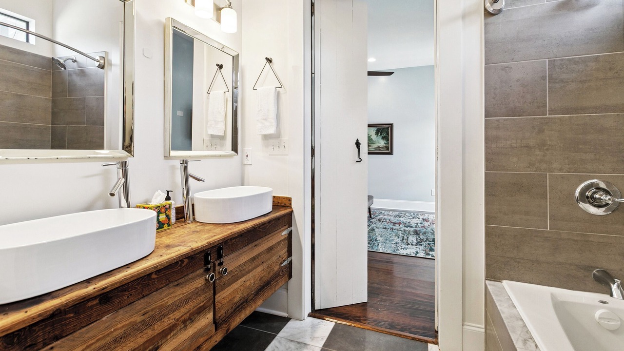 Photo of Bathroom in Saint Claude