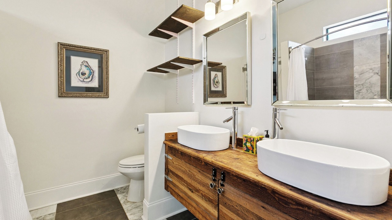 Photo of Bathroom in Saint Claude