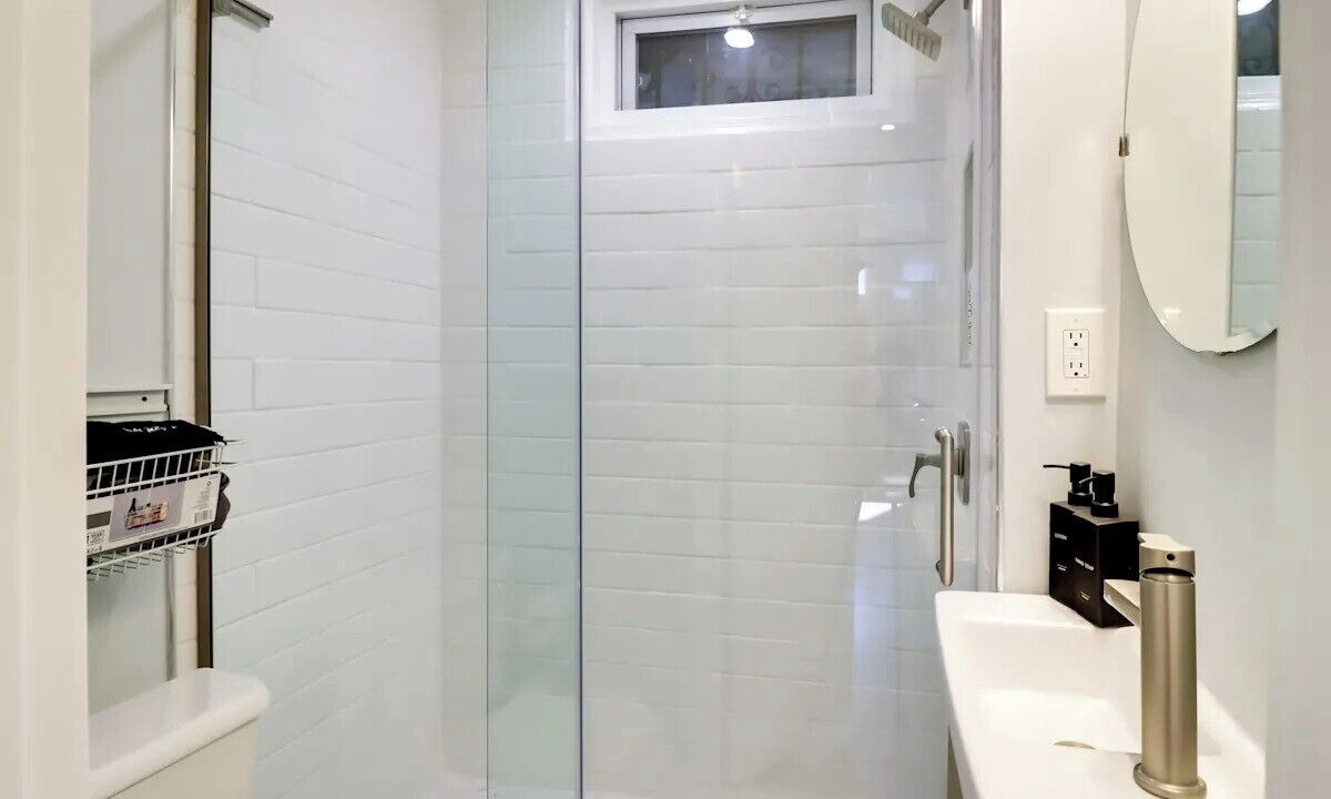 Photo of Bathroom in North Capitol Street