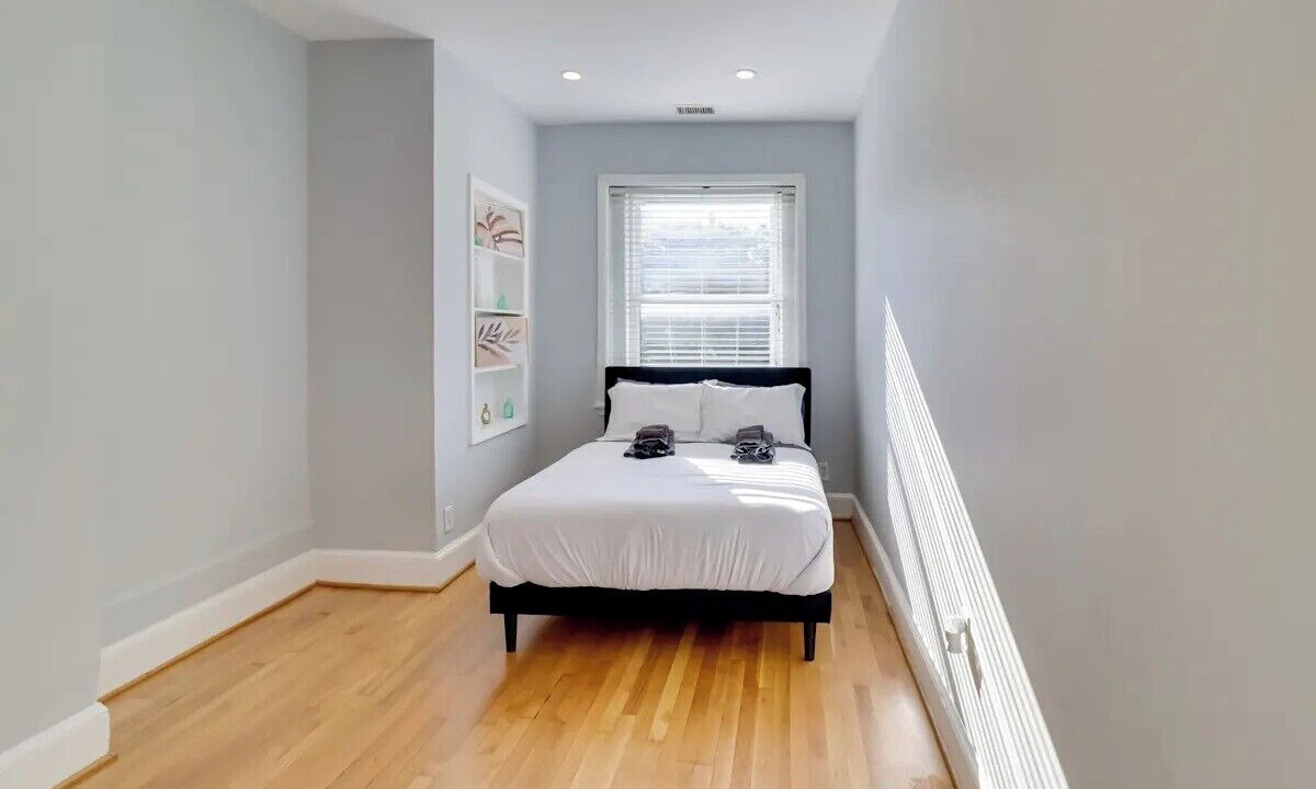 Photo of Bedroom in North Capitol Street