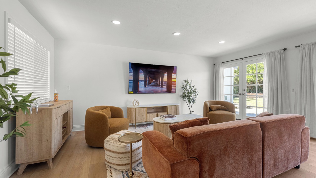 Photo of Livingroom in West Hills