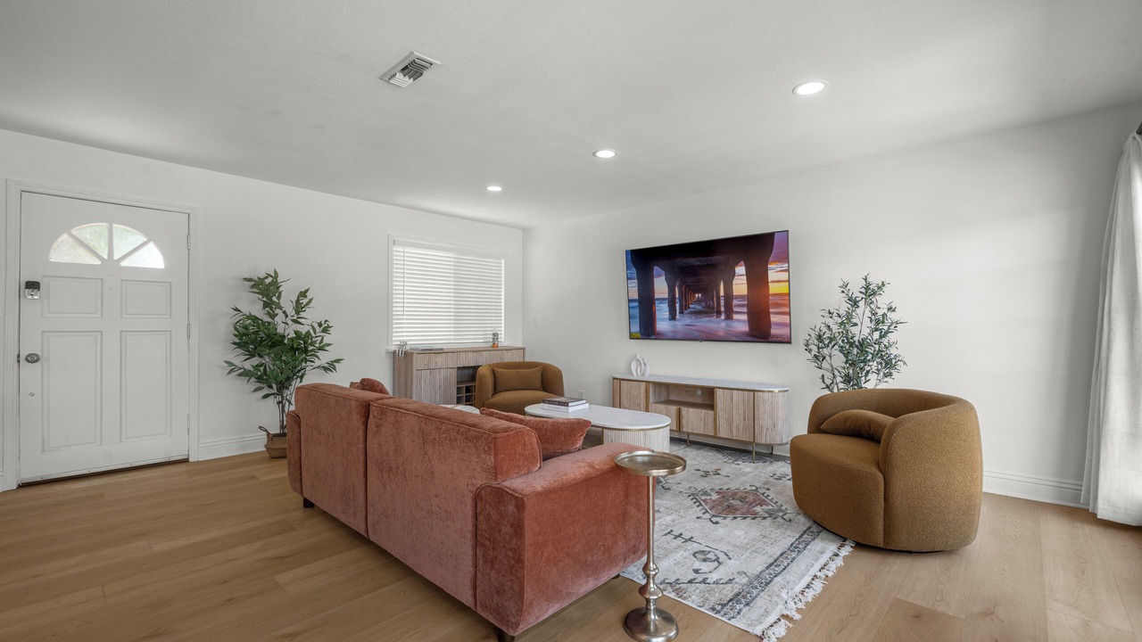 Photo of Livingroom in West Hills