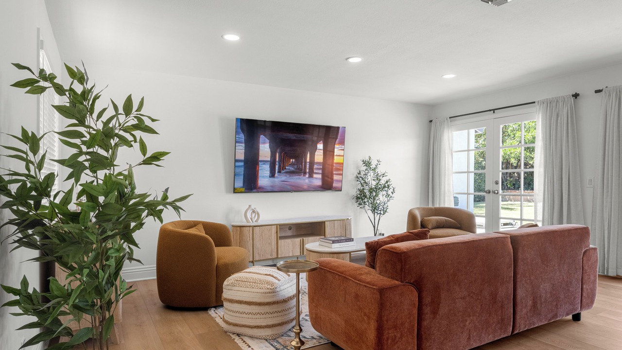 Photo of Livingroom in West Hills
