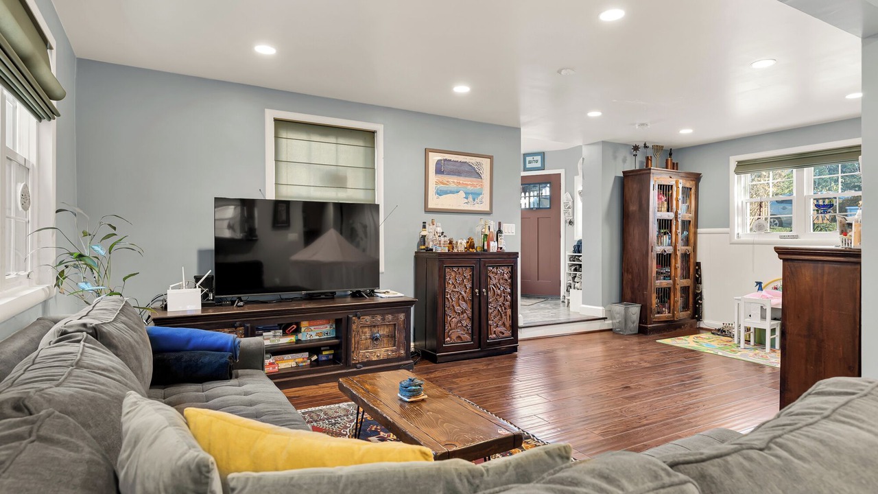 Photo of Livingroom in Silver Spring