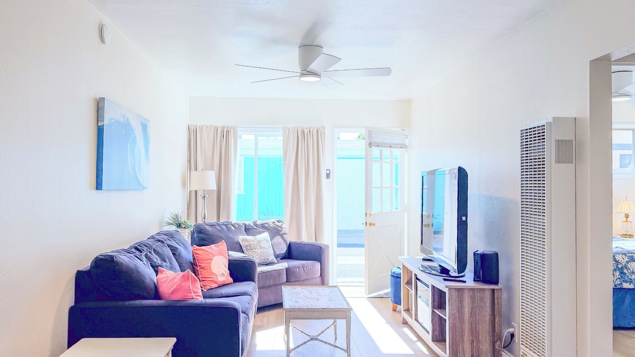 Photo of Livingroom in Pierpont Bay