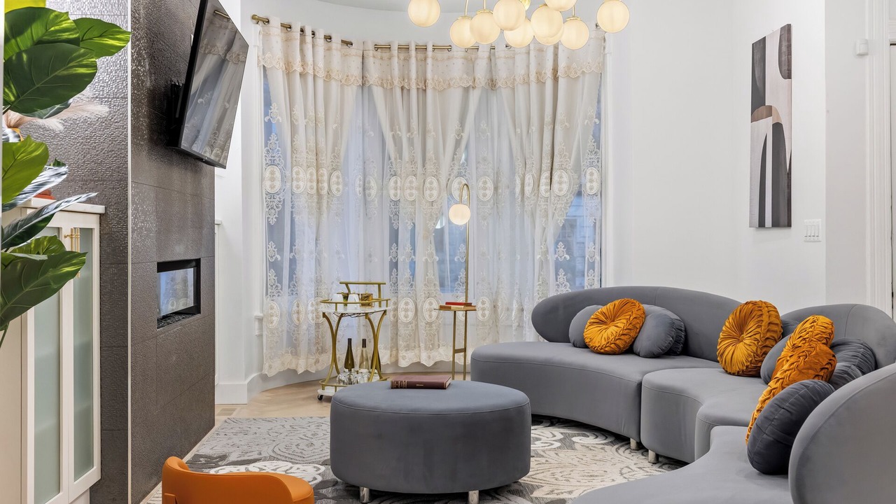 Photo of Livingroom in Dupont Circle