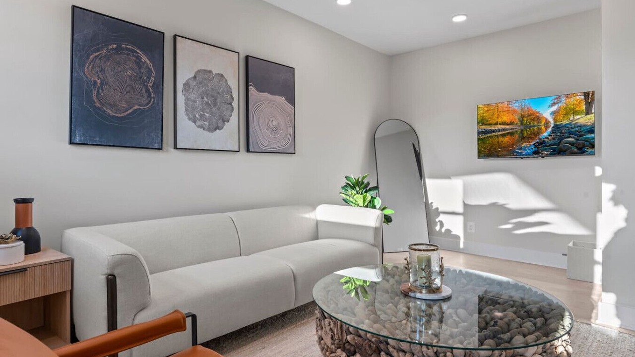 Photo of Livingroom in Dupont Circle