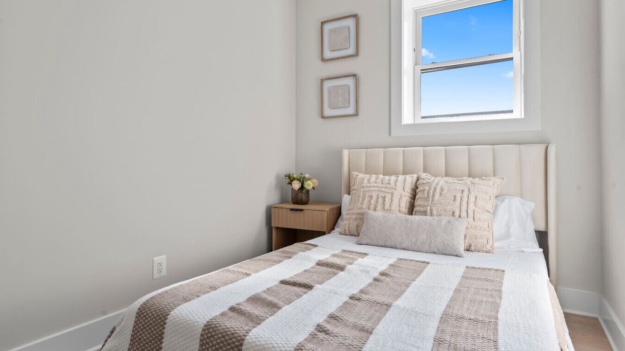 Photo of Bedroom in Dupont Circle