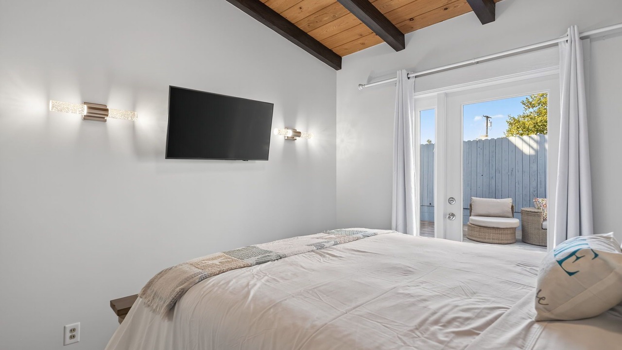 Photo of Bedroom in Silver Strand