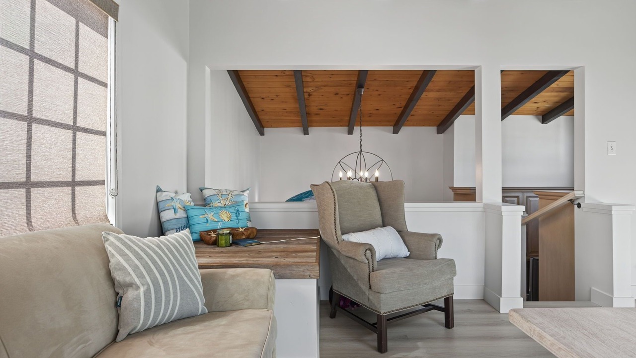Photo of Livingroom in Silver Strand