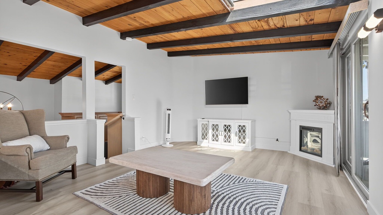 Photo of Livingroom in Silver Strand