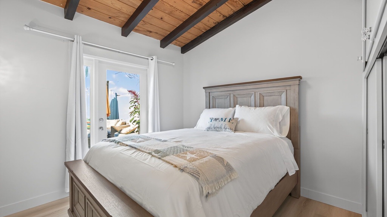 Photo of Bedroom in Silver Strand