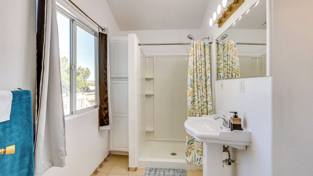 Photo of Bathroom in Lakeland Village
