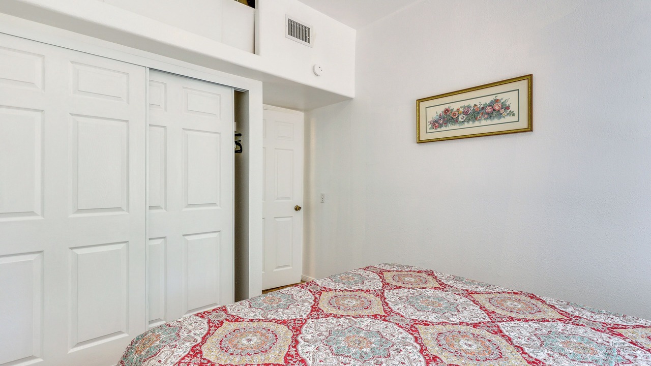 Photo of Bedroom in Lakeland Village