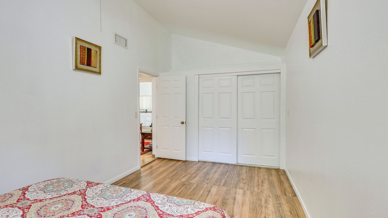 Photo of Bedroom in Lakeland Village