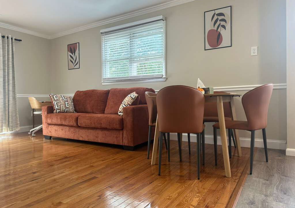 Photo of Livingroom in Aspen Hill