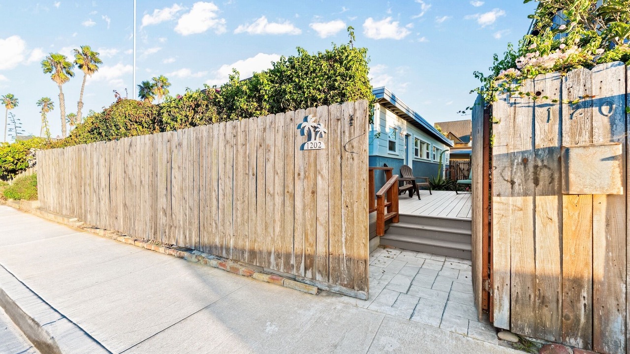 Photo of Patio Balcony in Pierpont Bay